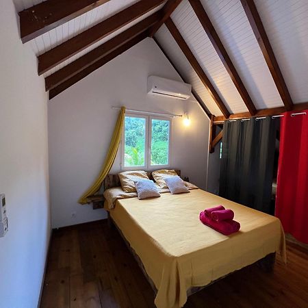 Villa Au Calme Avec Jacuzzi, Villa Le Boursoie Les Abymes Eksteriør billede