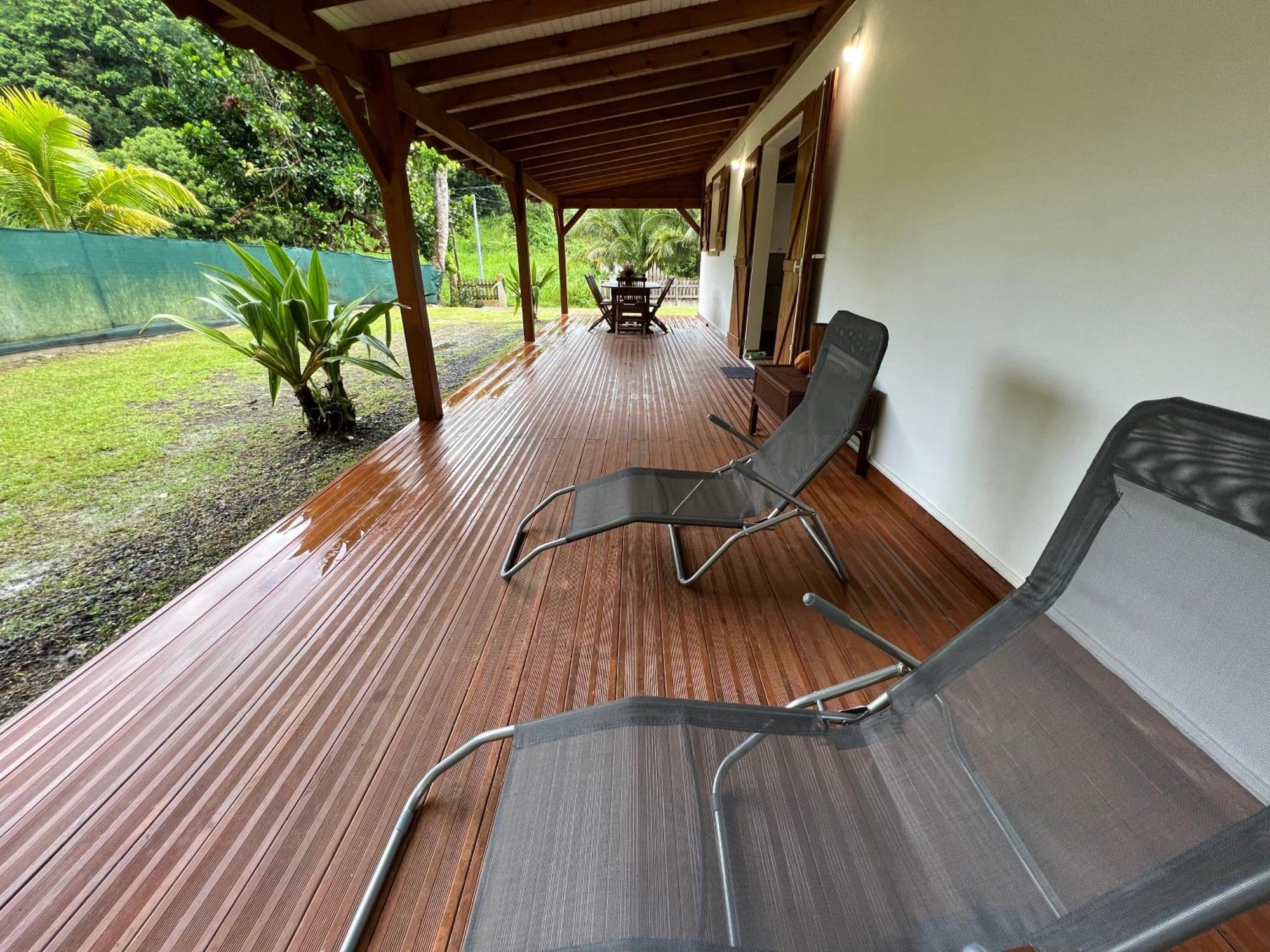 Villa Au Calme Avec Jacuzzi, Villa Le Boursoie Les Abymes Eksteriør billede