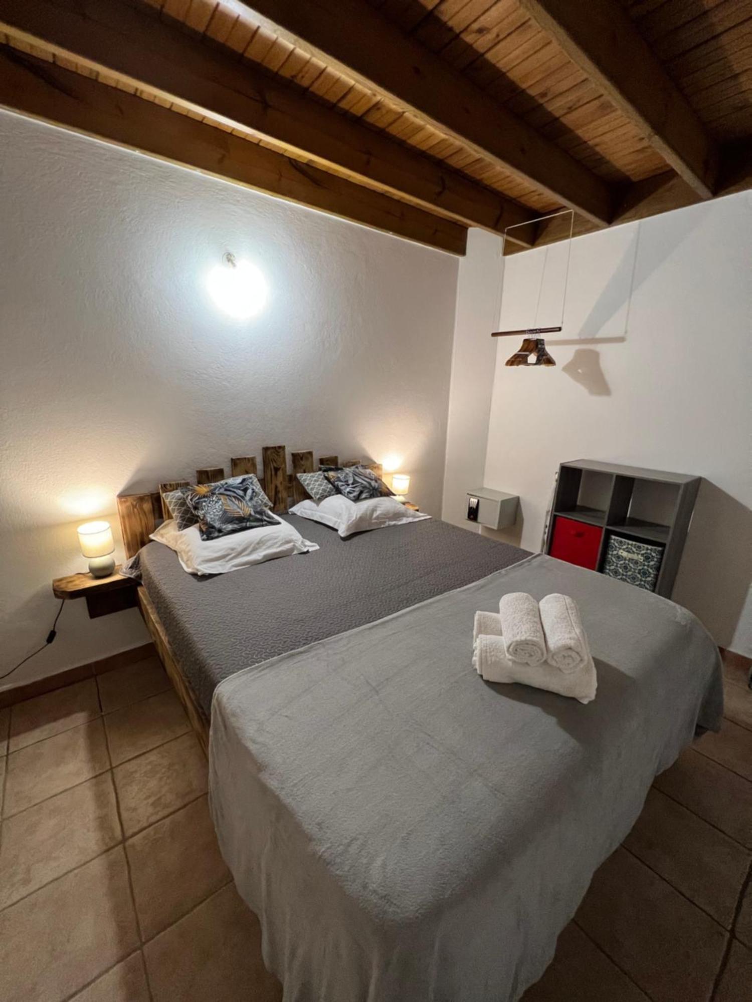 Villa Au Calme Avec Jacuzzi, Villa Le Boursoie Les Abymes Eksteriør billede