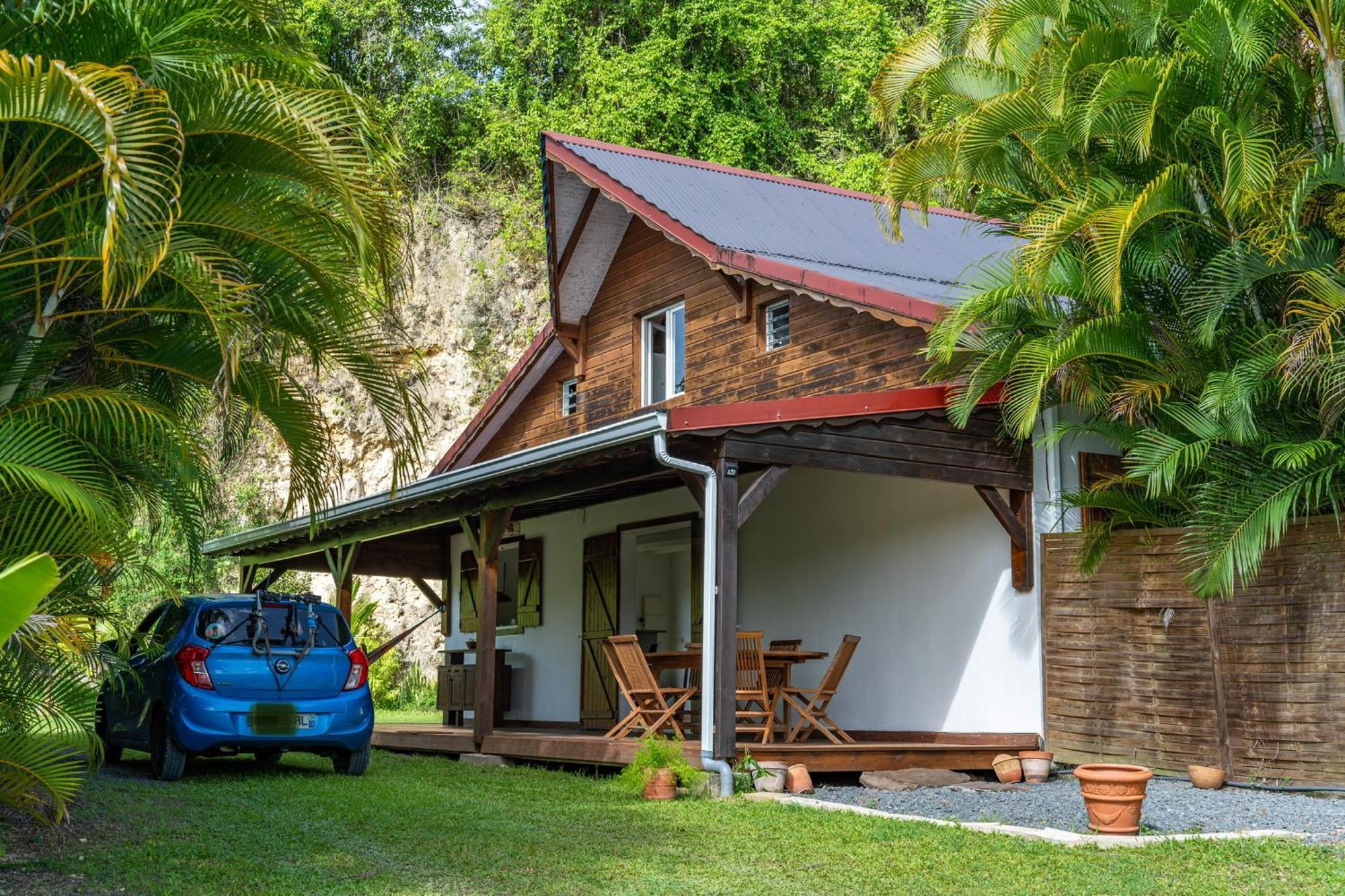 Villa Au Calme Avec Jacuzzi, Villa Le Boursoie Les Abymes Eksteriør billede